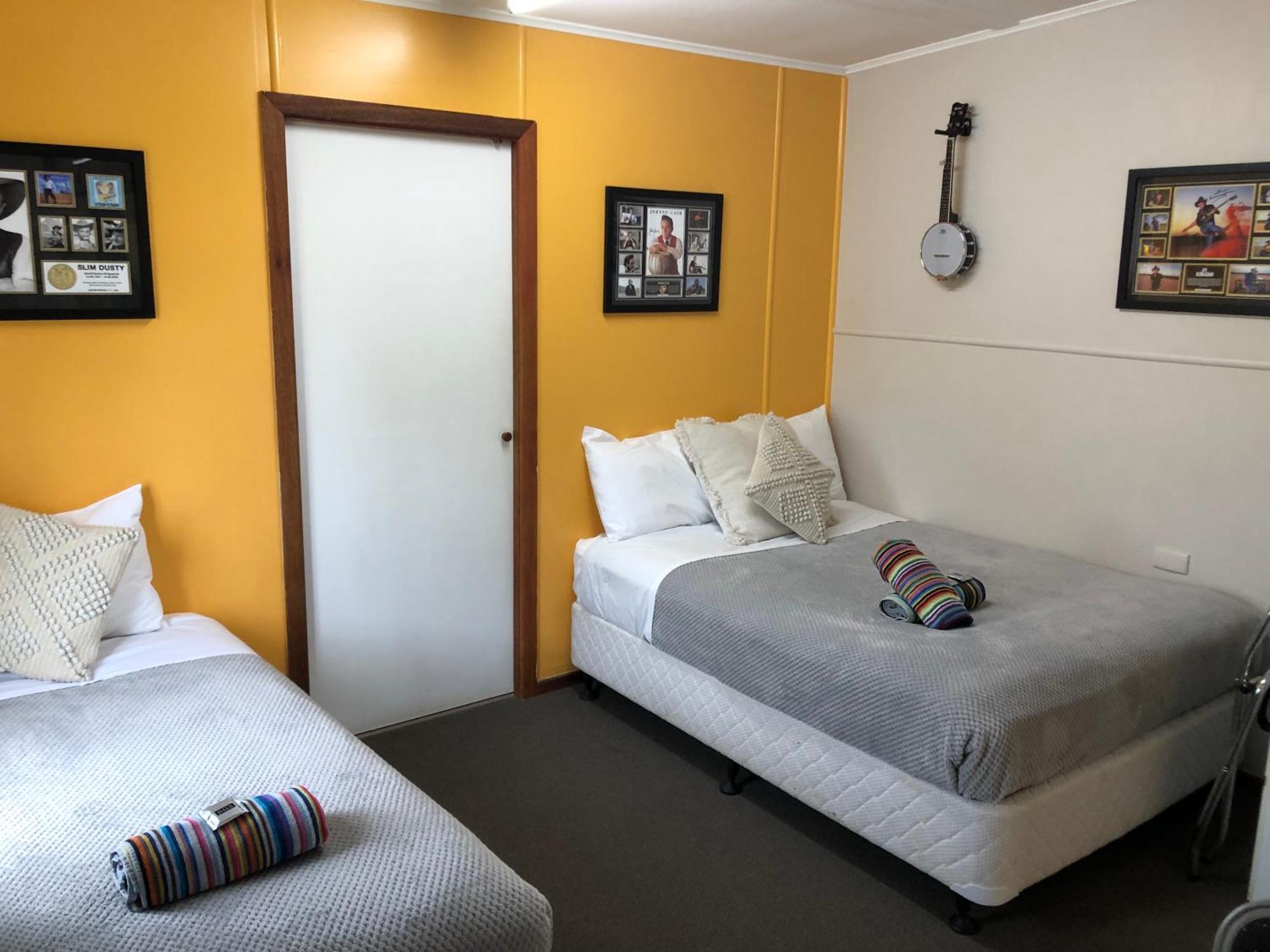 Acacia Motel Chinchilla Eksteriør bilde